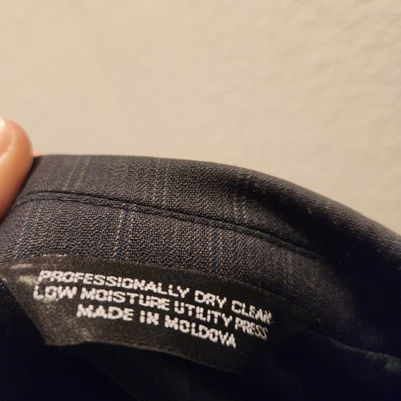 Dark Navy Men's Suit - Picture 4 of 6